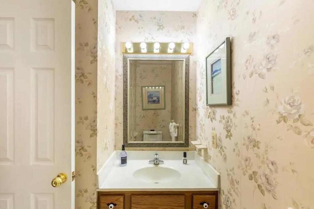 Lrge 5 Bedroom 9 Beds Near Dc-Pool, Hot Tub, Gym, Game Rm, Fire Pit Bowie Exterior photo