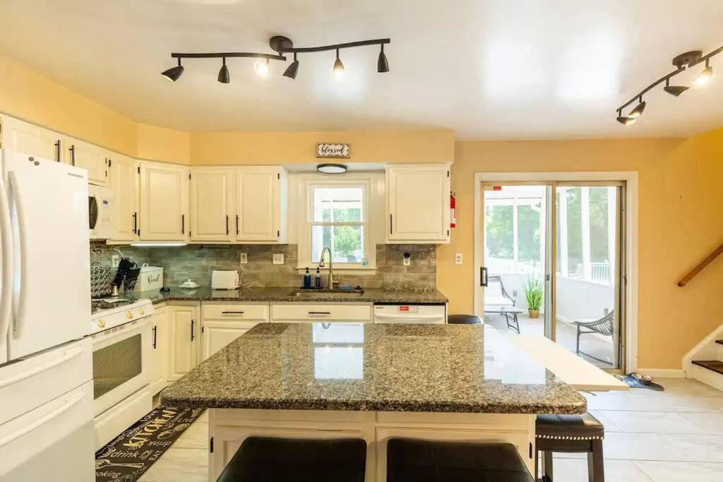 Lrge 5 Bedroom 9 Beds Near Dc-Pool, Hot Tub, Gym, Game Rm, Fire Pit Bowie Exterior photo
